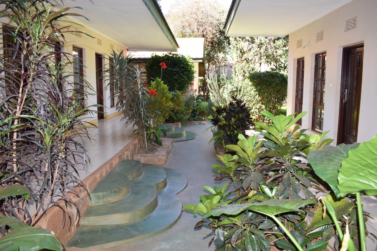 Ngorongoro Lodge Karatu Exterior photo