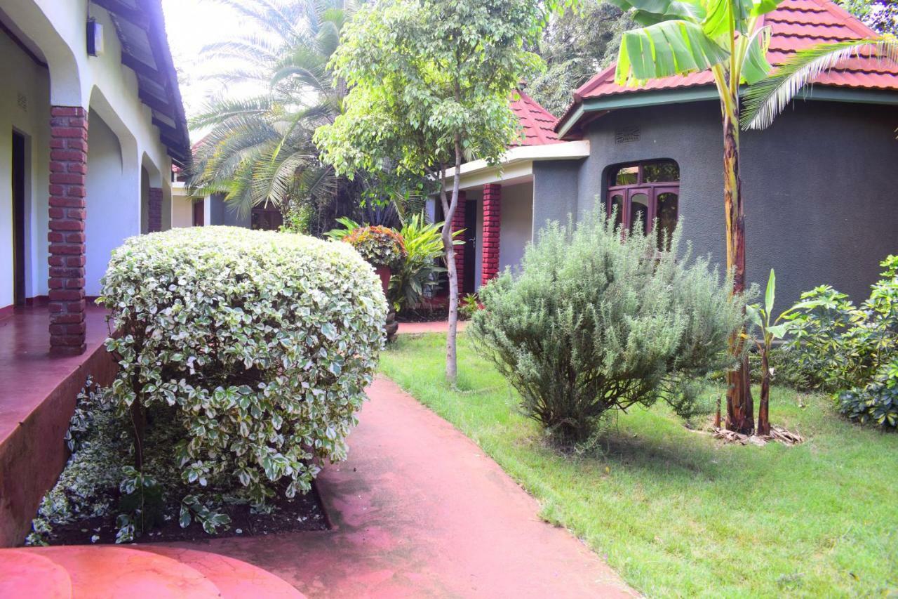 Ngorongoro Lodge Karatu Exterior photo